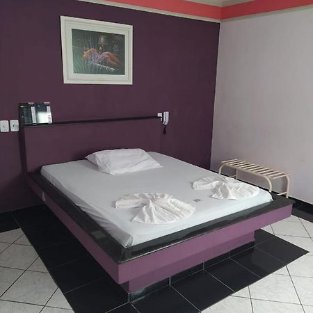 Bhaus Motel Marília Exteriör bild